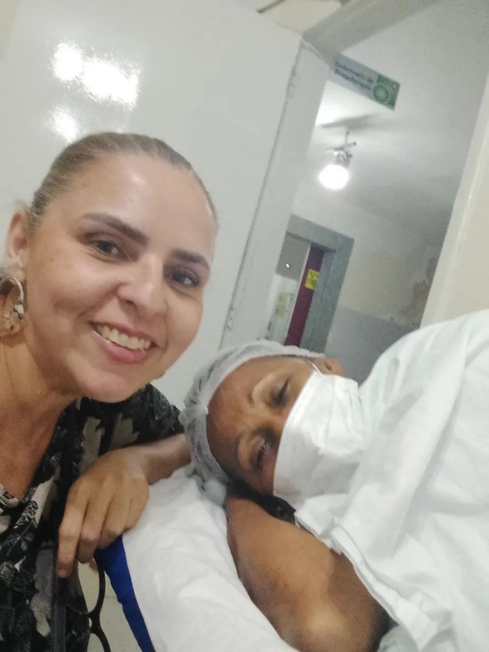 Cuidadora de idosos e acompanhante hospitalar 