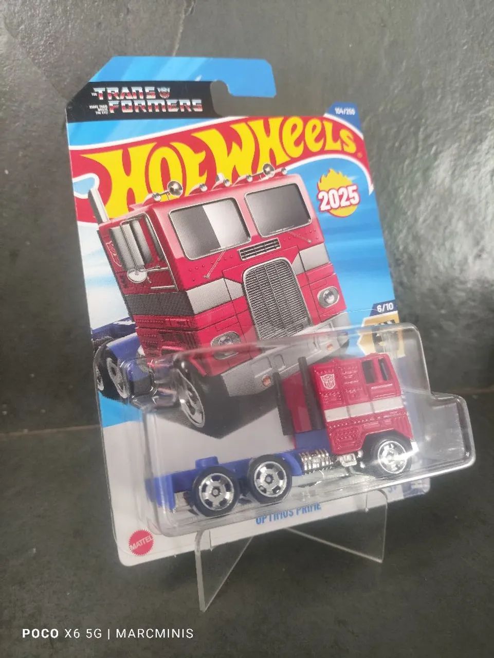 Miniatura Optimus Prime Transformers - Hot Wheels 2025 | 7 cm - Foto 4