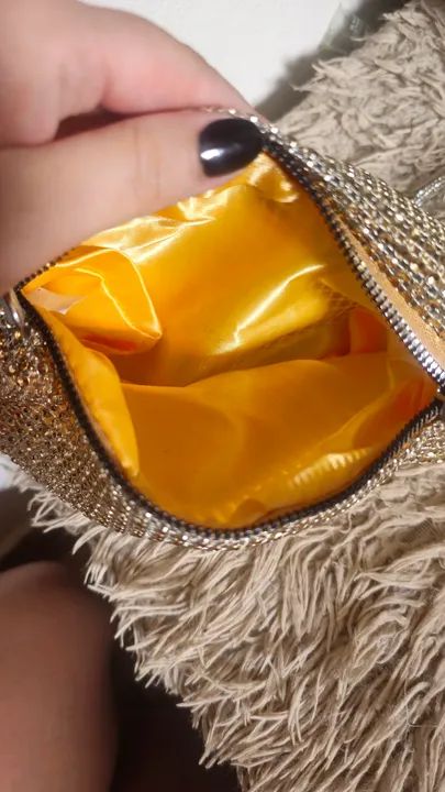 Bolsa dourada brilhante para festas e ocasiões especiais  - Foto 4