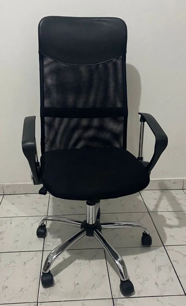 Cadeira de Escritório Ergonômica em Ótimo Estado