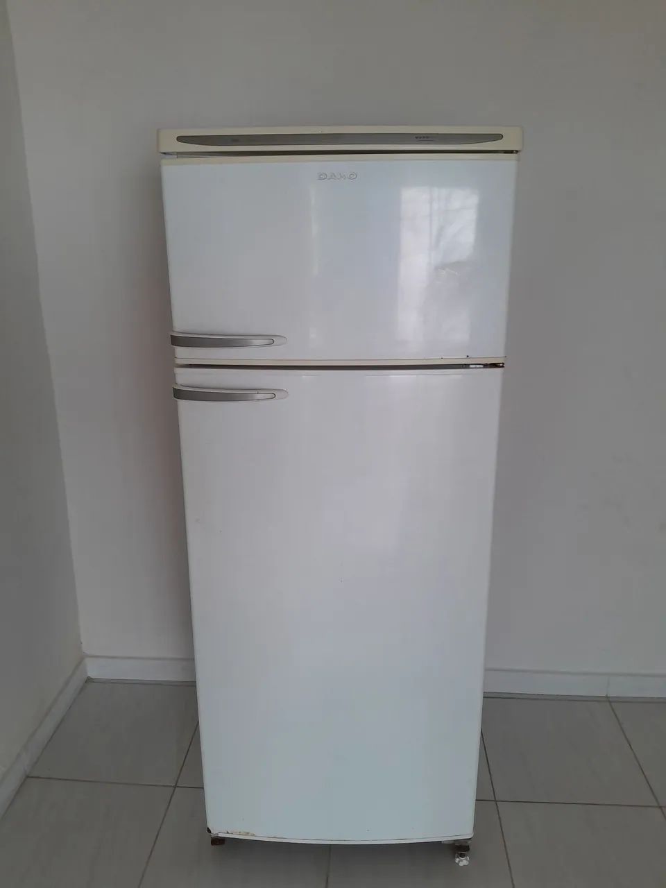 Geladeira 220w