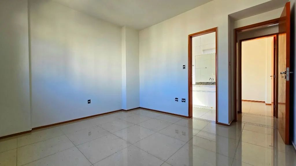 Apartamento com 3 Quartos, Suíte e Varanda em Ótima Localização - Foto 2