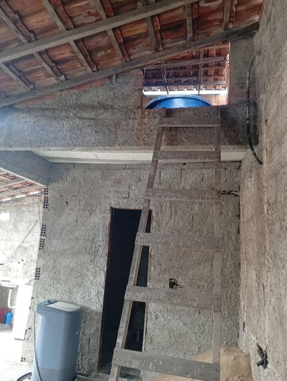 Duas casas a de baixo com garagem, a de cima com terraço. - Foto 4