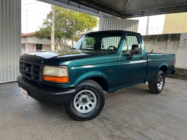 Ford F-1000 F-1000 XL 4.9i 1997