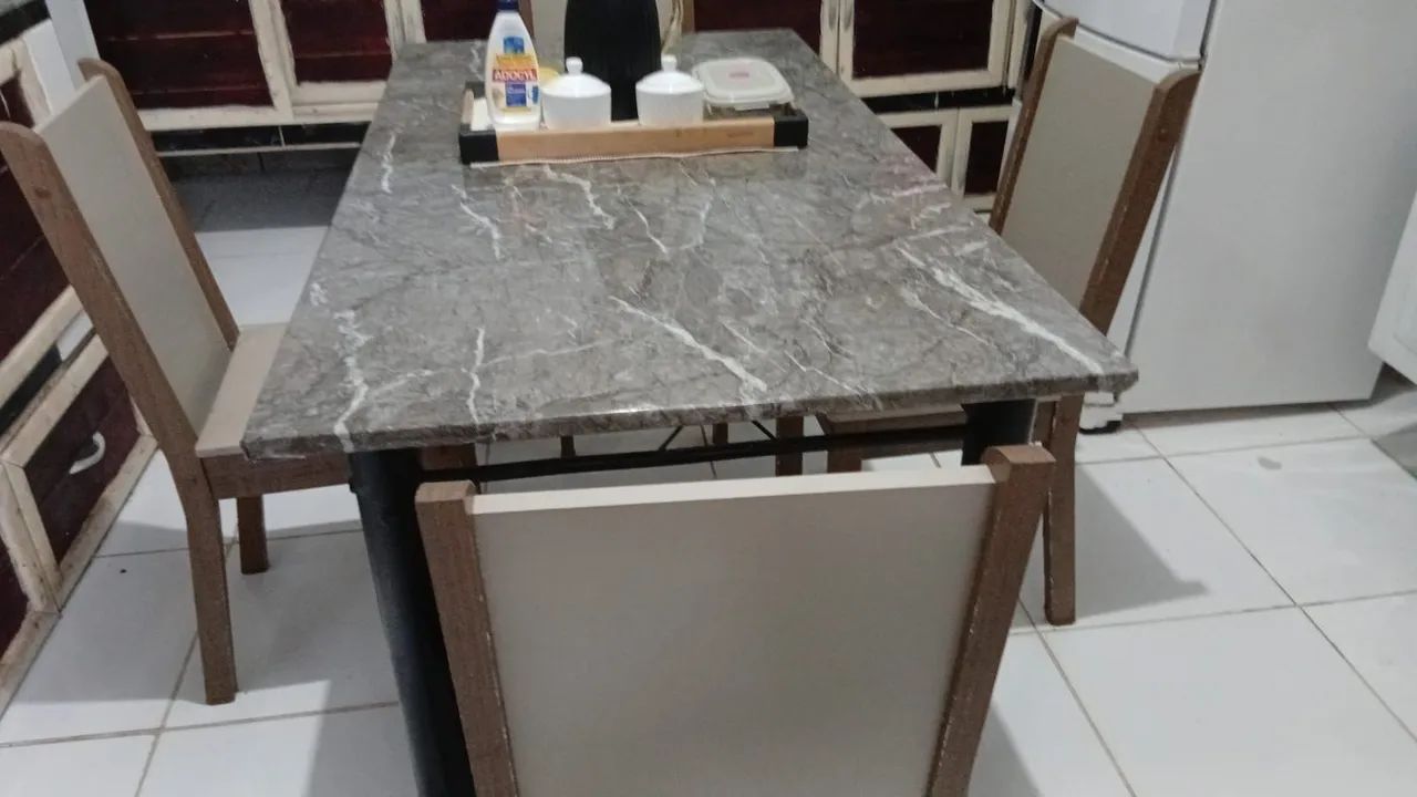 MESA COM TAMPA DE MÁRMORE  - Foto 3