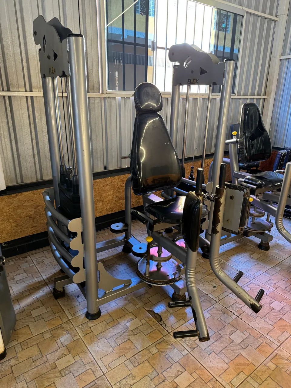 Vendo 5 máquinas semi novas 