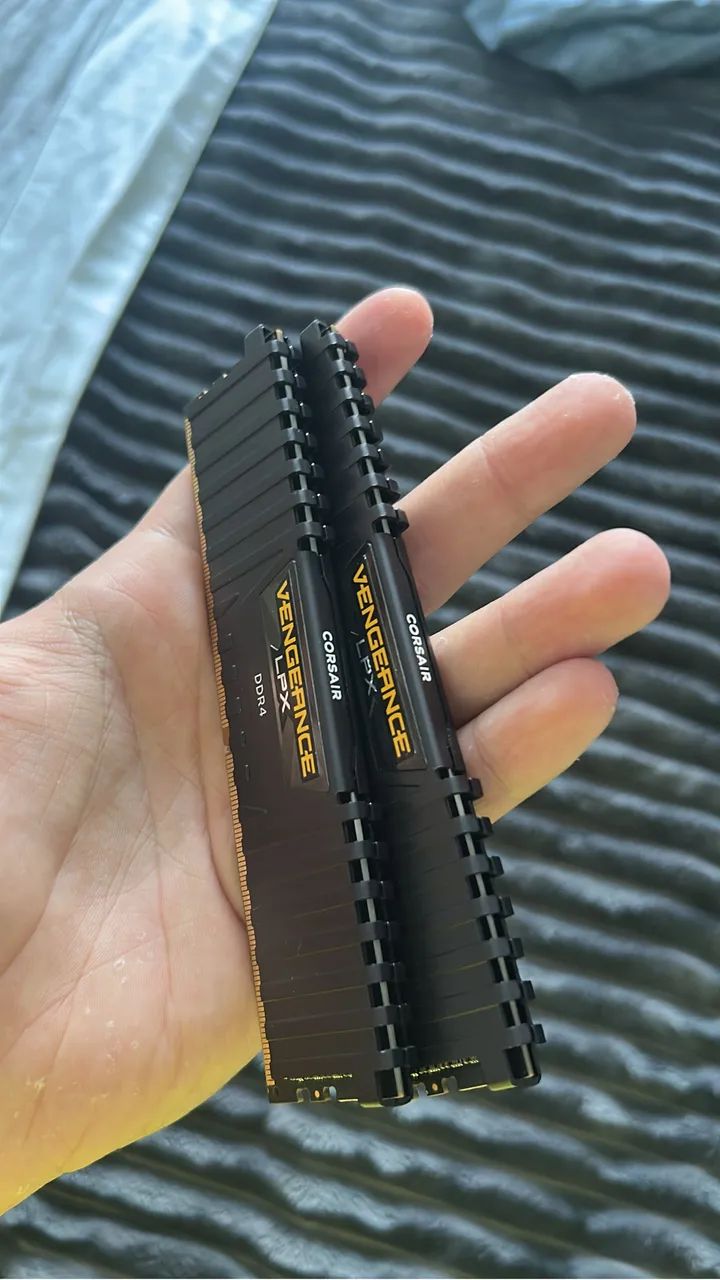 Memória Ram Corsair 2 pent 4gb 3000 mhz