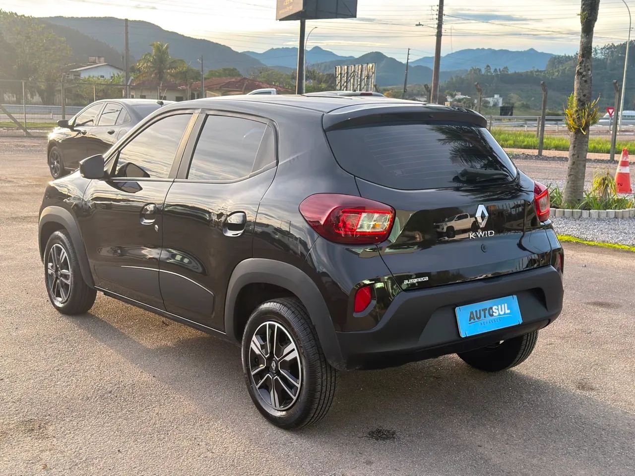 Renault Kwid Intense 1.0 Flex 12V 5P Mec. 2025 - Foto 2