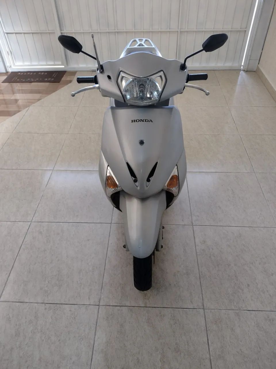 Honda lead 