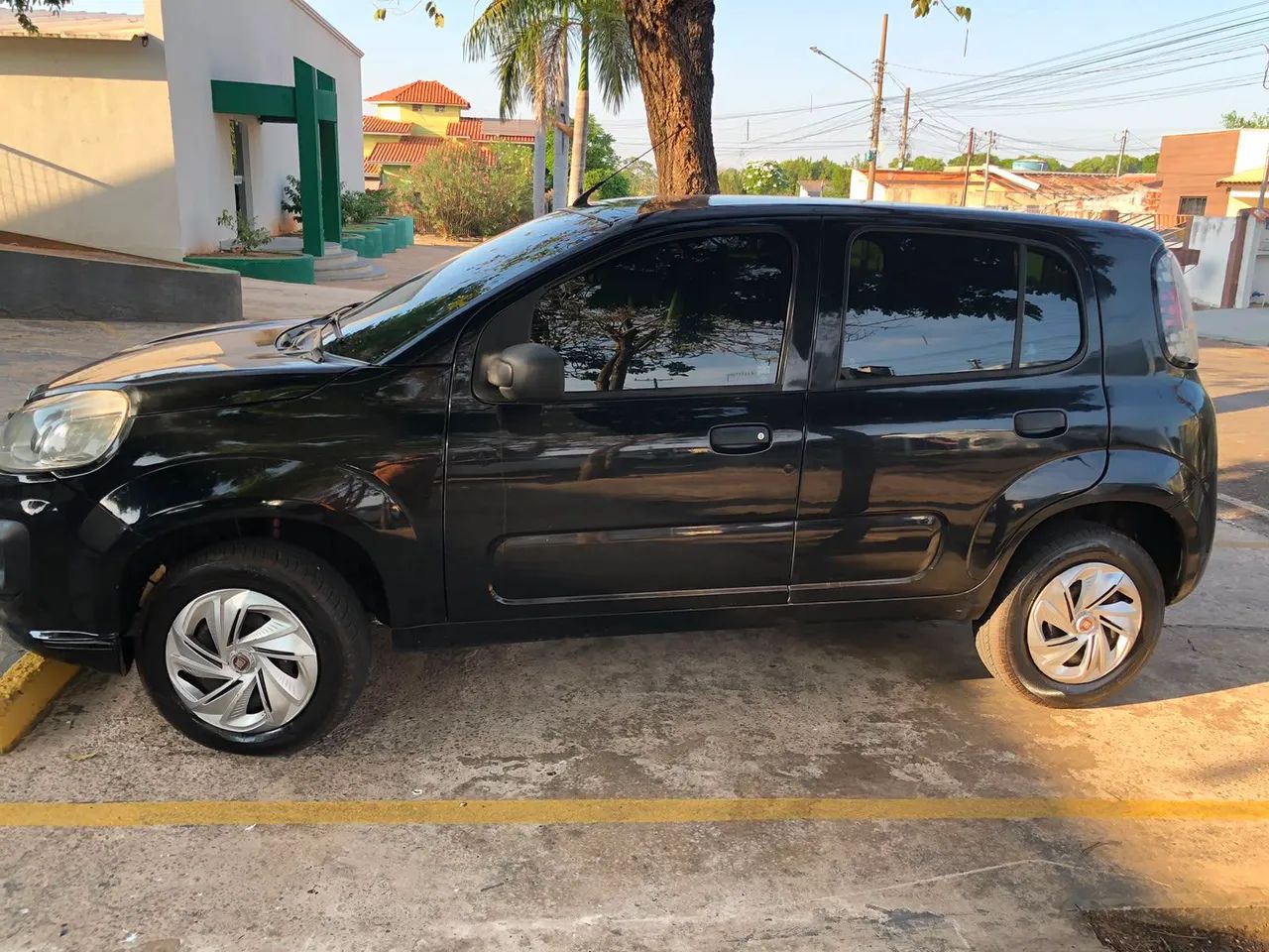 Fiat Uno Attractive 1.0 Flex 6V 5P 2017 - Foto 3