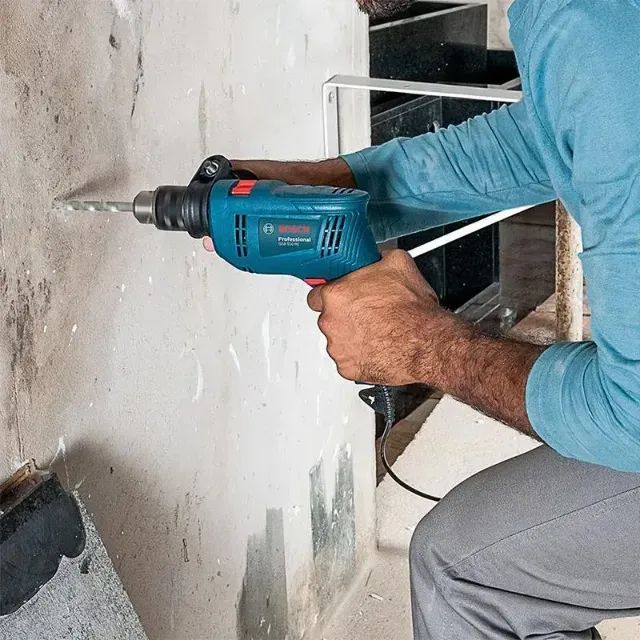 Furadeira Elétrica Impacto Parafusadeira Bosch Gsb550re 220v - Foto 2