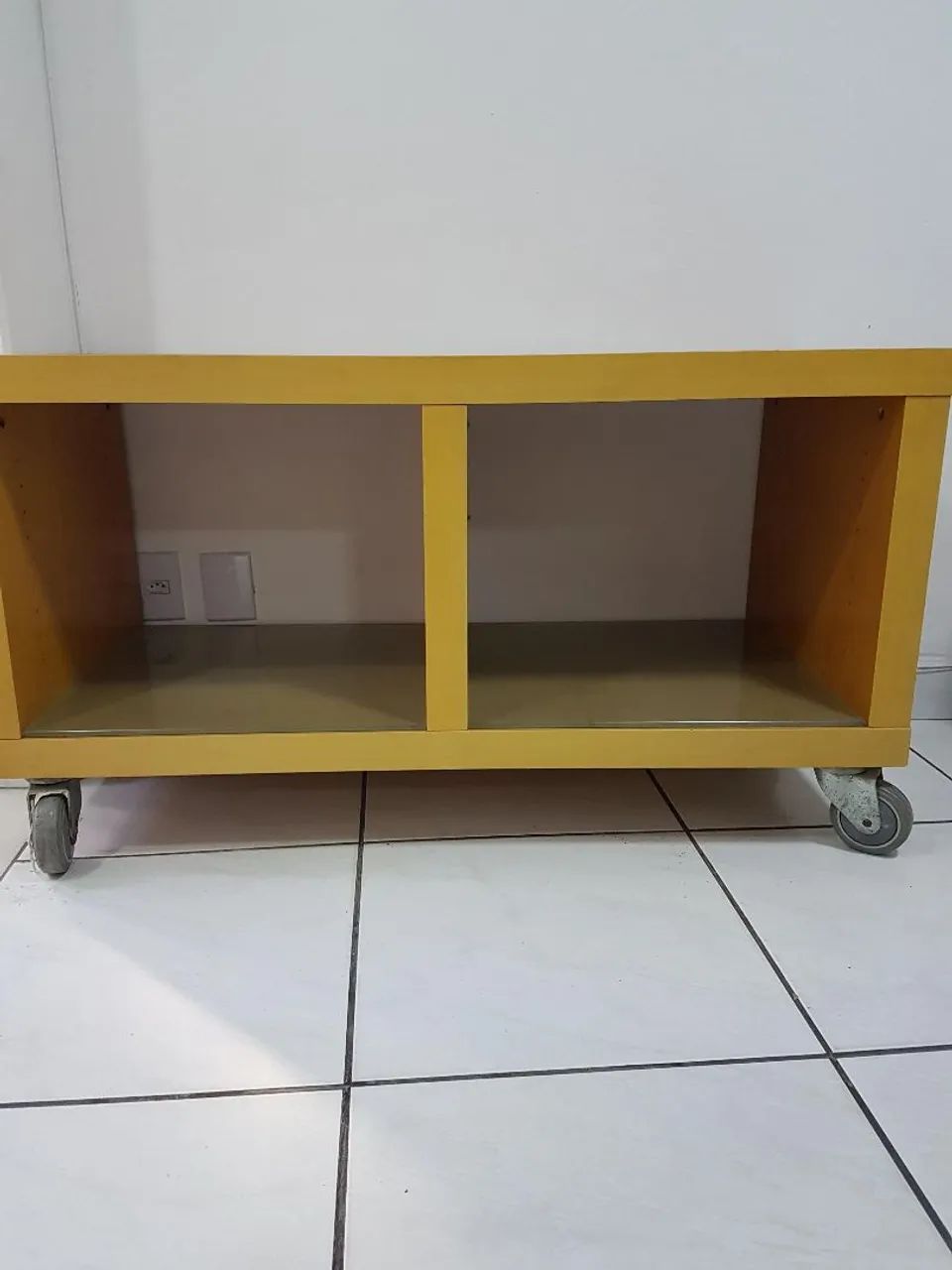 rack para TV amarelo sala  - Foto 2