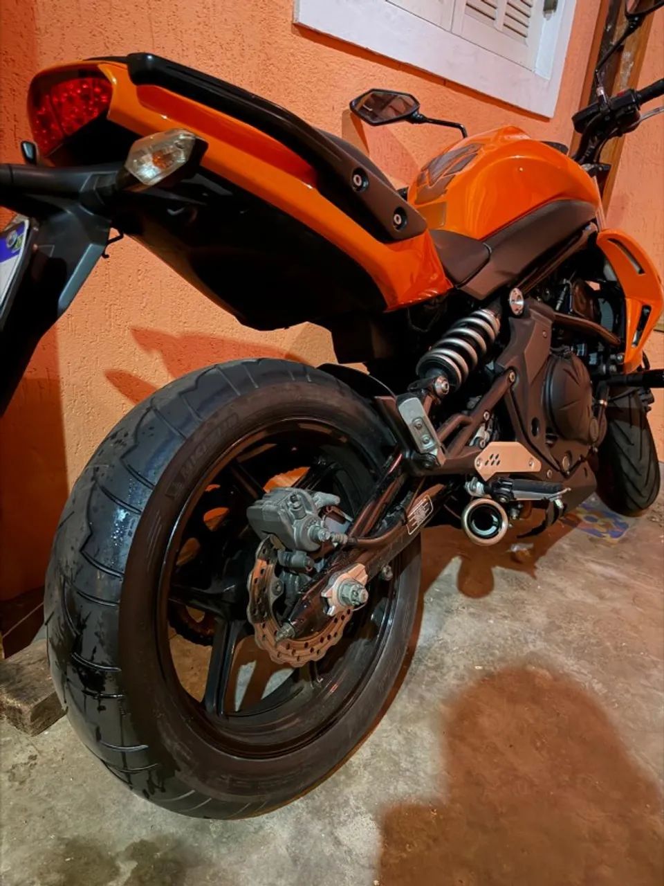 Kawazaki ER6N 650cc 2010 Sem detalhes! Pneus novos, baixo Km, docto em meu nome. - Foto 5