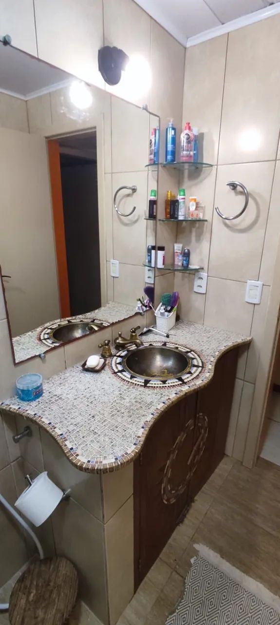Casa ampla 2 qts  garagem 