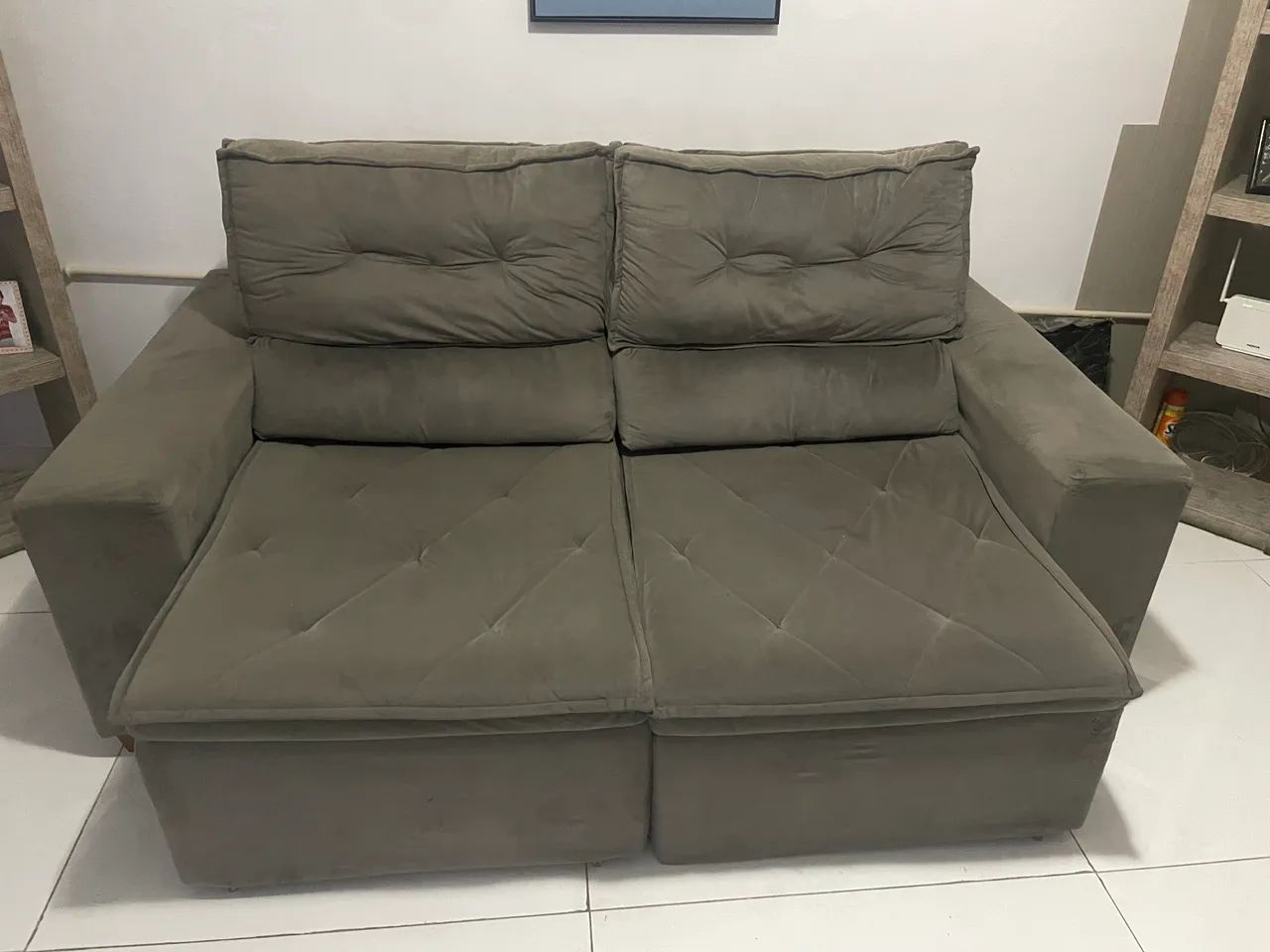 Sofá retrátil de dois lugares 500.00
