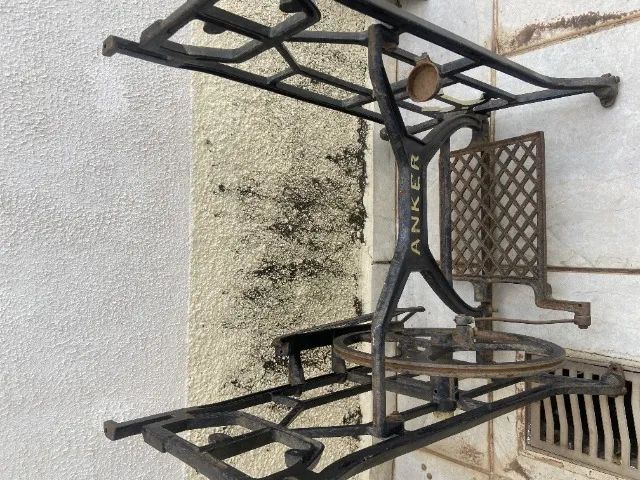 2 PÉS DE MÁQUINAS SINGER FERRO - Foto 5