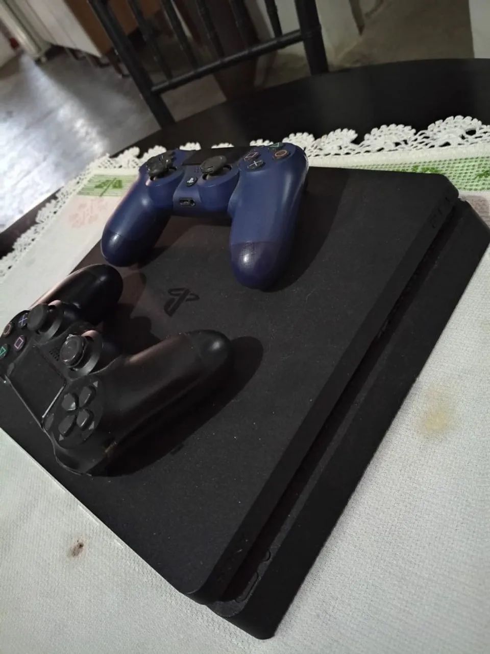 Vendo ps4 slim 1TB - Foto 2