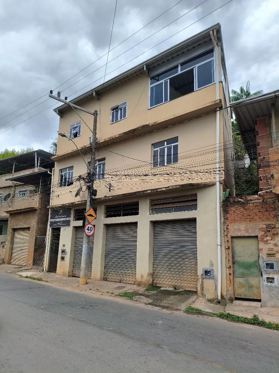 Casa com Garagem e quintal. - Foto 2