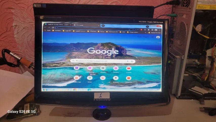Monitor LG SAMSUNG  POSITIVO pequenos defeitos