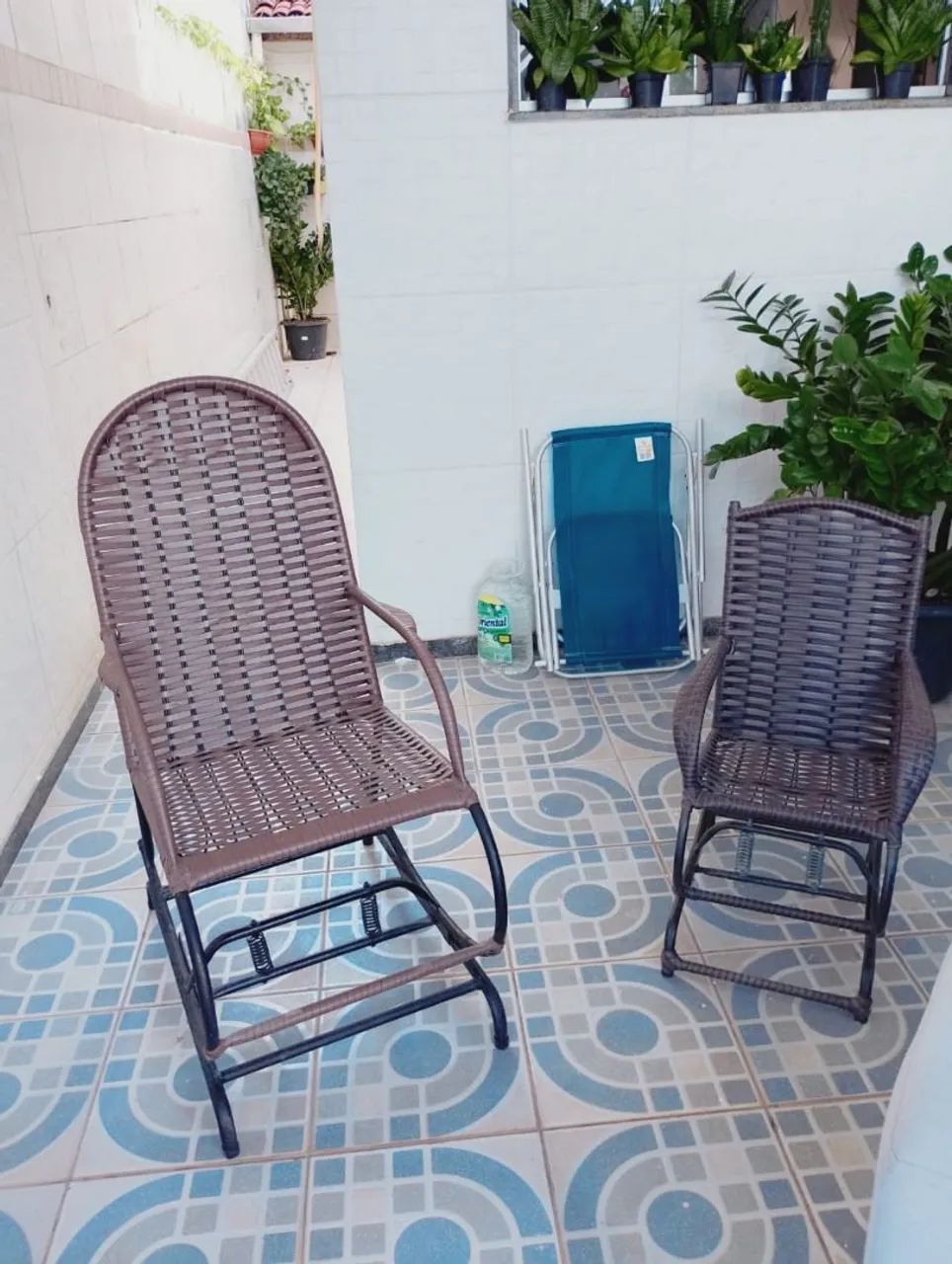 Vendo conjunto de cadeira de balanço adulto e infantil
