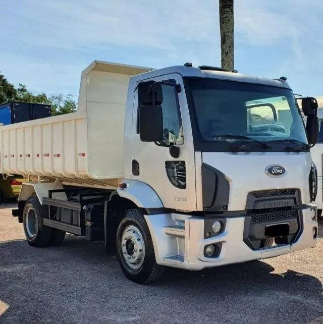Ford cargo 1319 4x2 - 2013 Caçamba  
