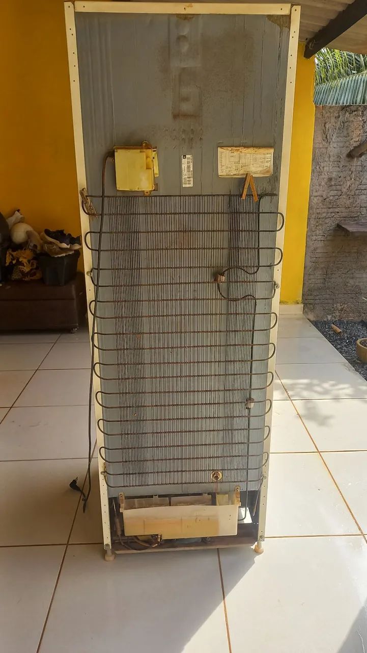 Vendo geladeira Electrolux  - Foto 2