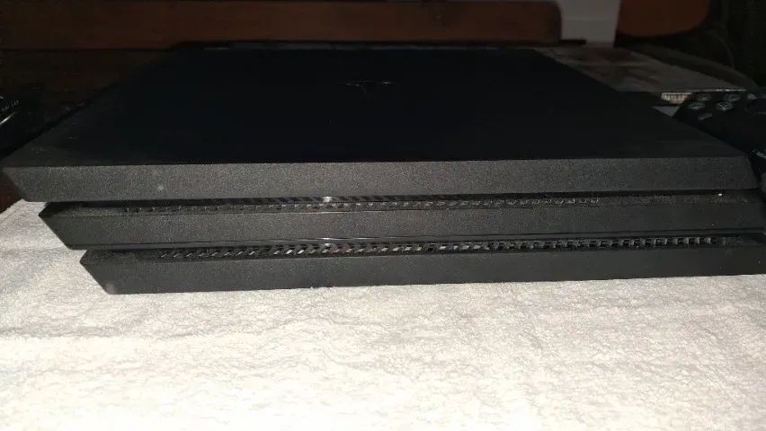 PS4 PRO 1TB + 1 CONTROLE - Foto 4
