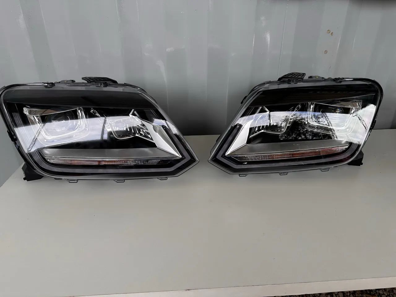 Farol Amarok v6 full LED par