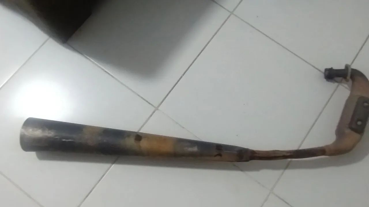 Vendo escapamento e um bagageiro  - Foto 3