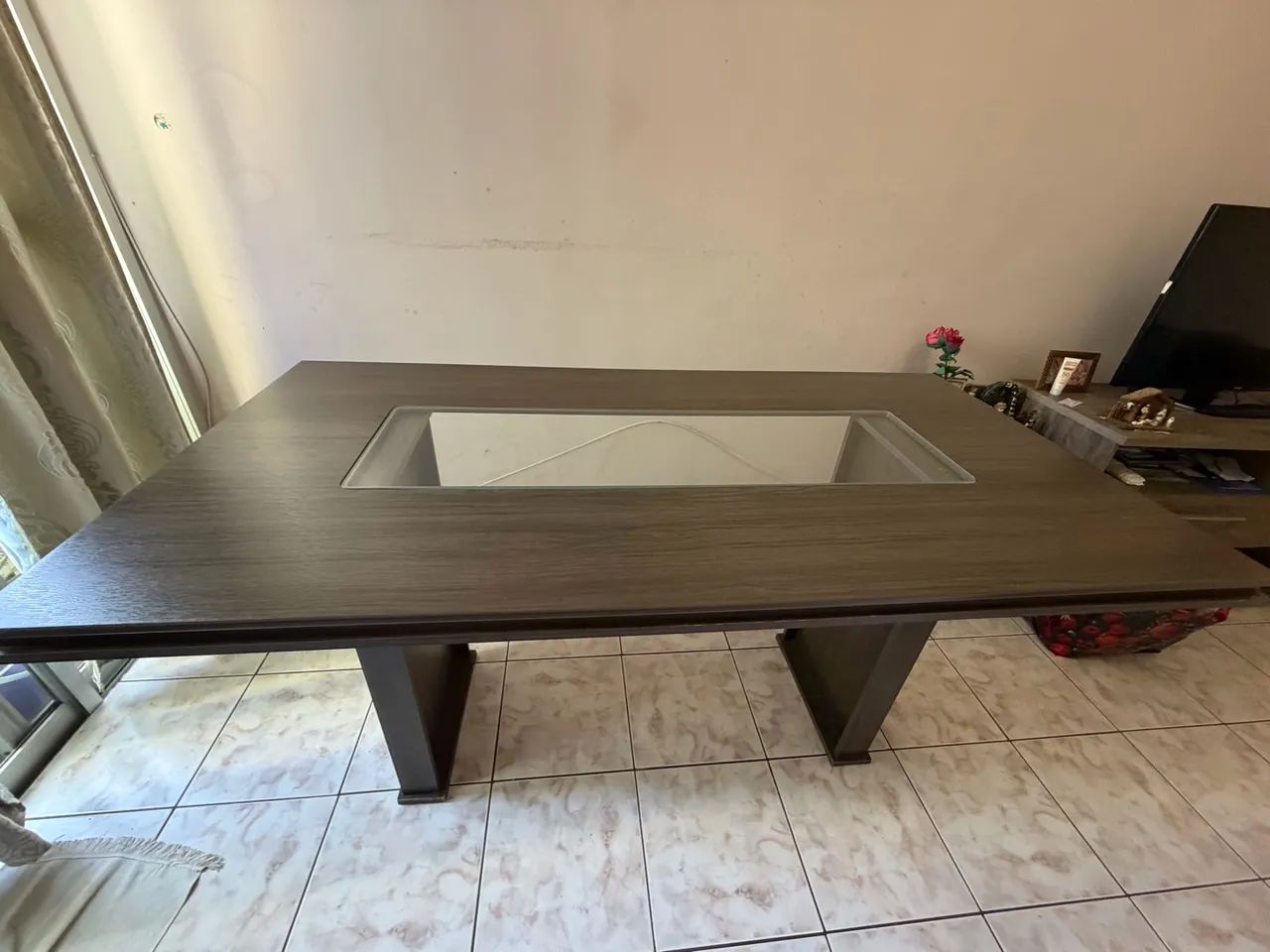 Mesa com 6 cadeiras