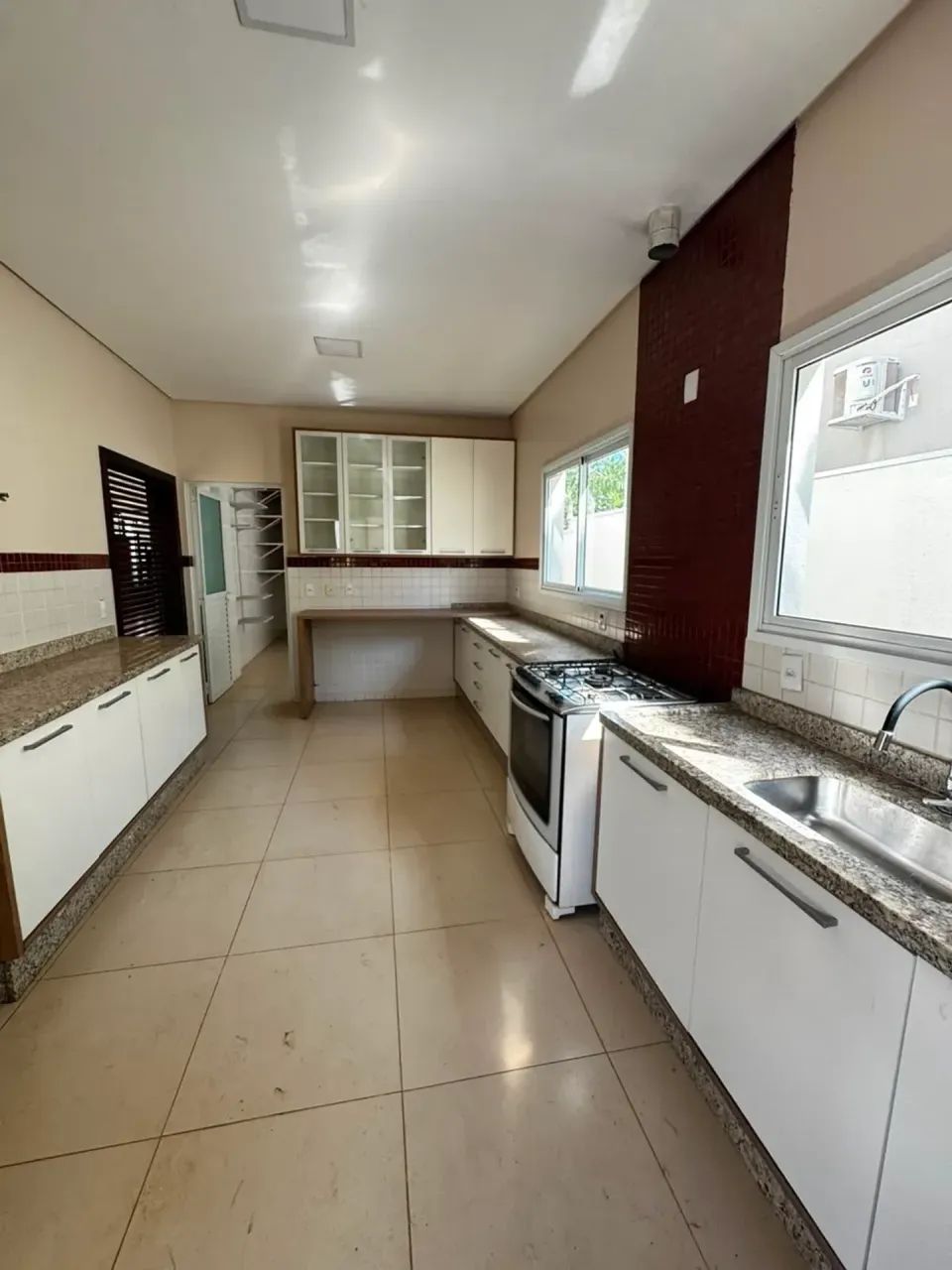 SOBRADO COM 4 SUITES À VENDA, 553m2 - FLORAIS CUIABÁ - Foto 4