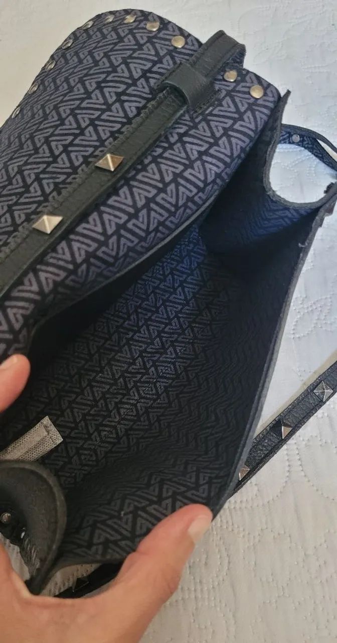 Bolsa de couro com detalhes de spikes - Foto 5
