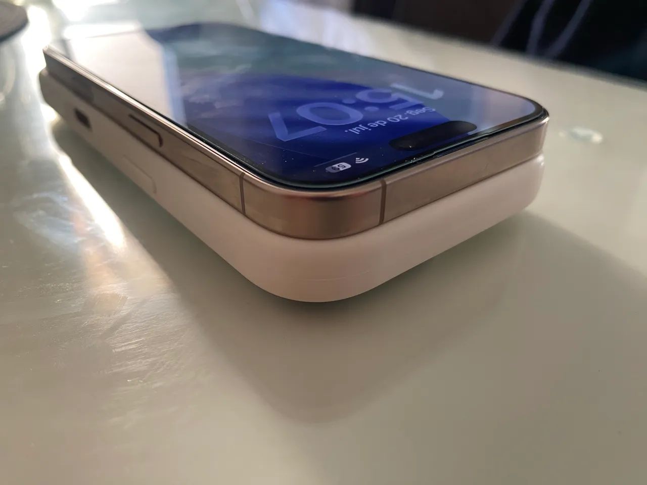 iPhone 16 Pro Titanium Desert - Foto 2