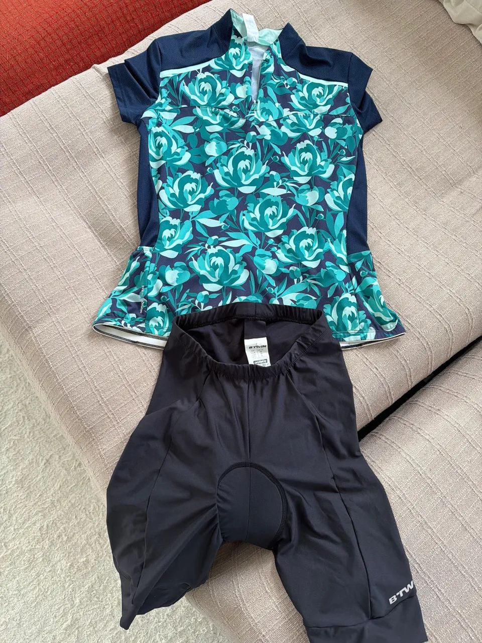 Camisa G e bermuda M de ciclista