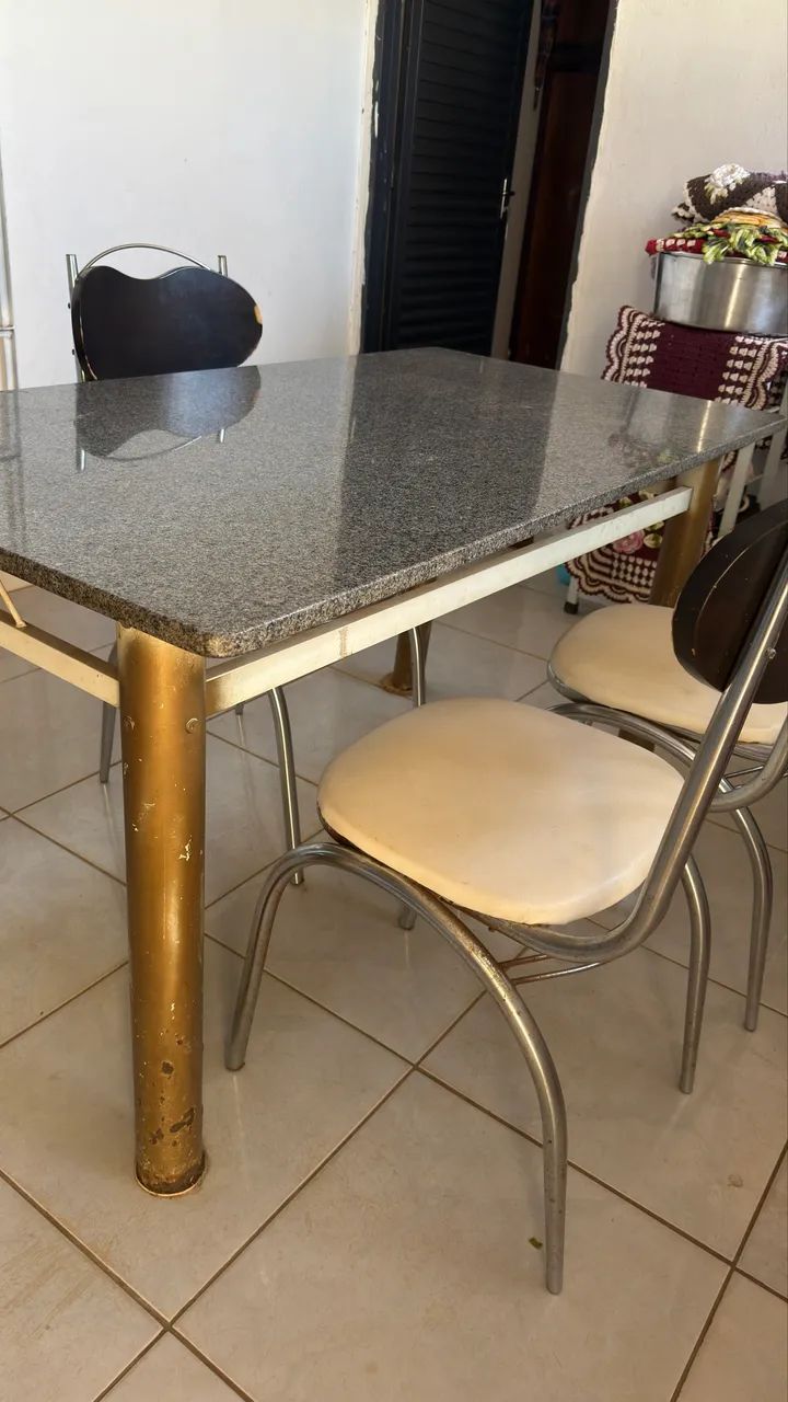 Mesa simples - C/ 3 cadeiras