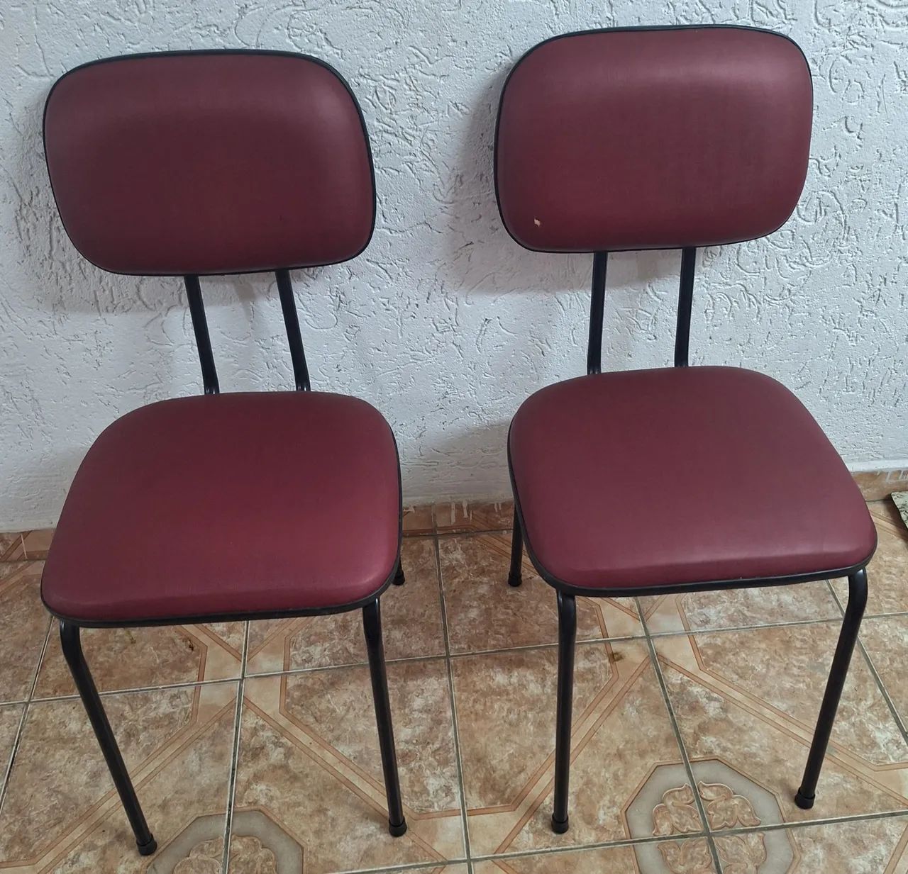 Cadeiras estofadas  - Foto 2