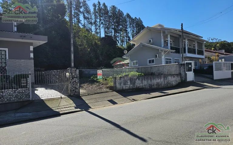 Terreno de frente para rua geral e próximo da BR 282 em Santo Amaro