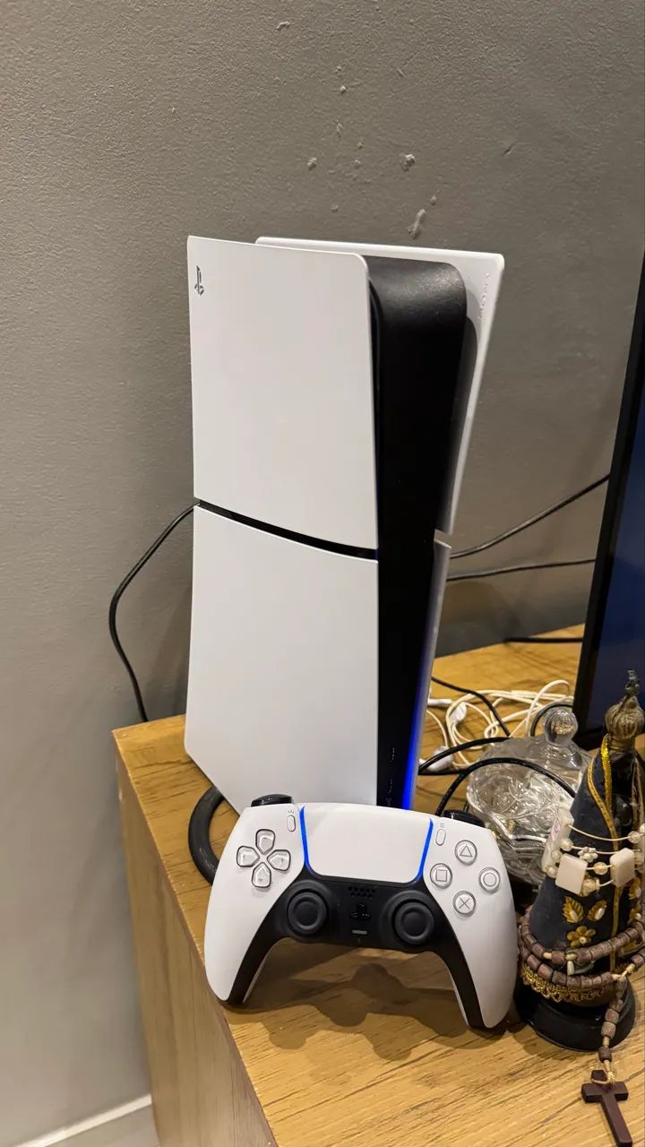 PS5 SLIM COM APENAS 6 MESES DE USO