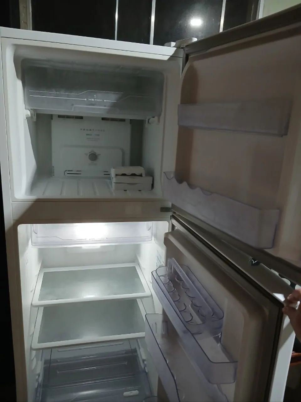 geladeira eletrolux 2 portas - Foto 3