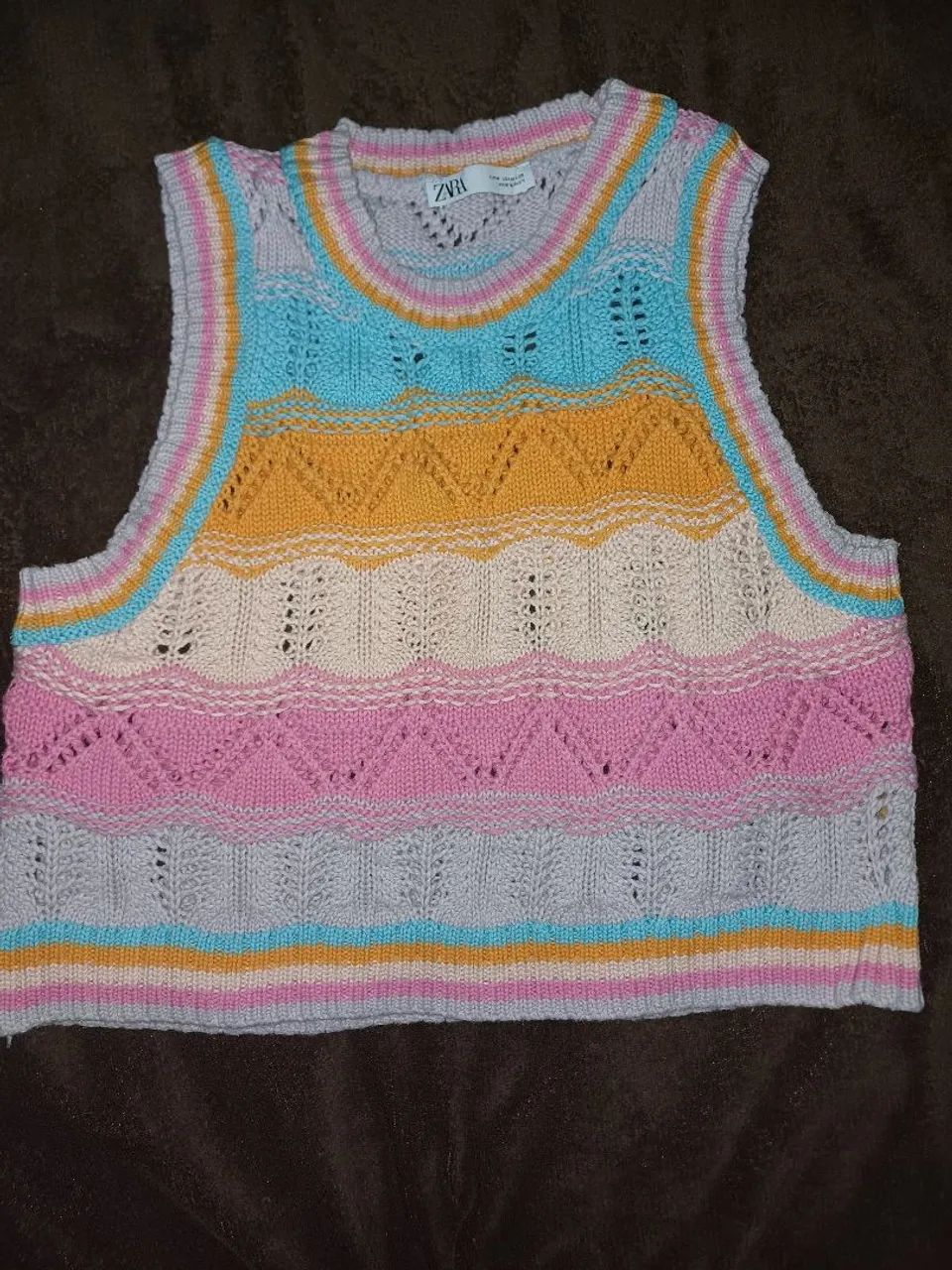 Colete de tricô pastel da Zara