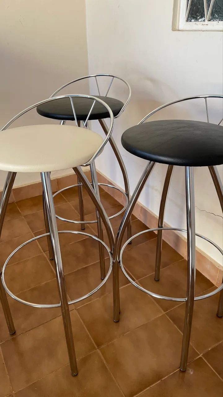 Banquetas em inox e assento de couro  - Foto 5