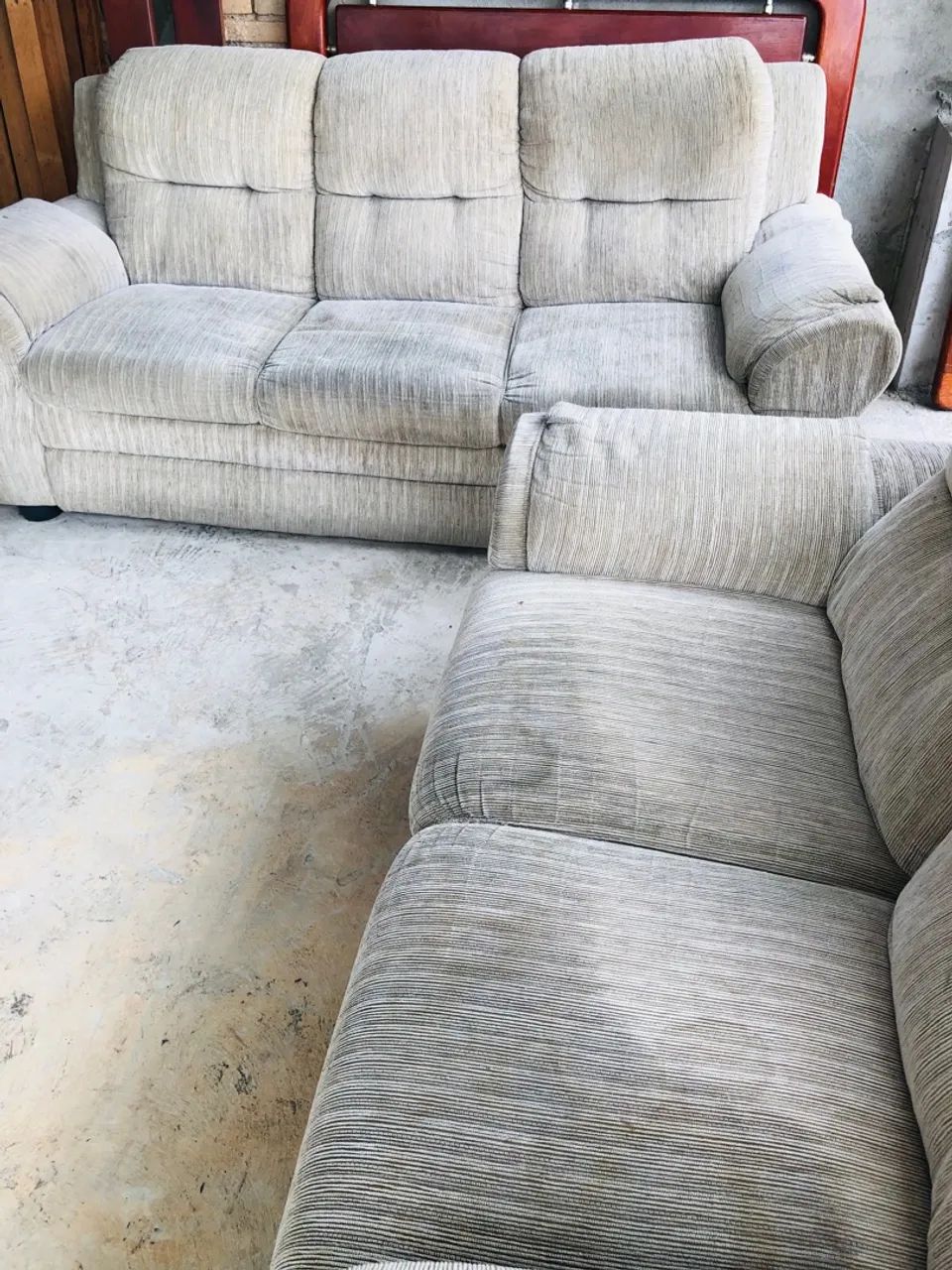 Vendo geladeira e conjunto de sofá 2 e 3 lugares, preço bom - Foto 4