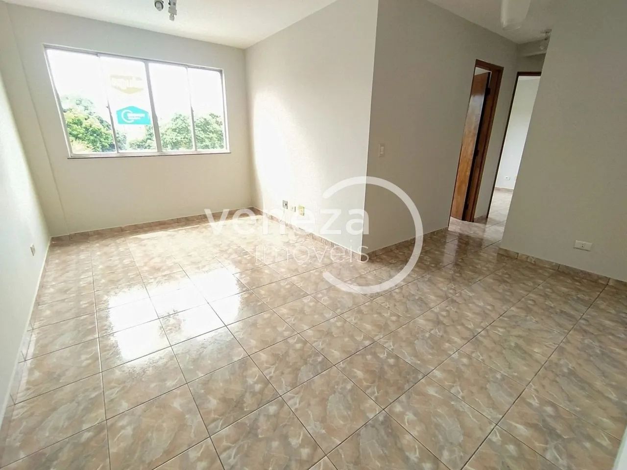 Apartamento para alugar no Edifício Solar das Torres, Parque Jamaica - Foto 2