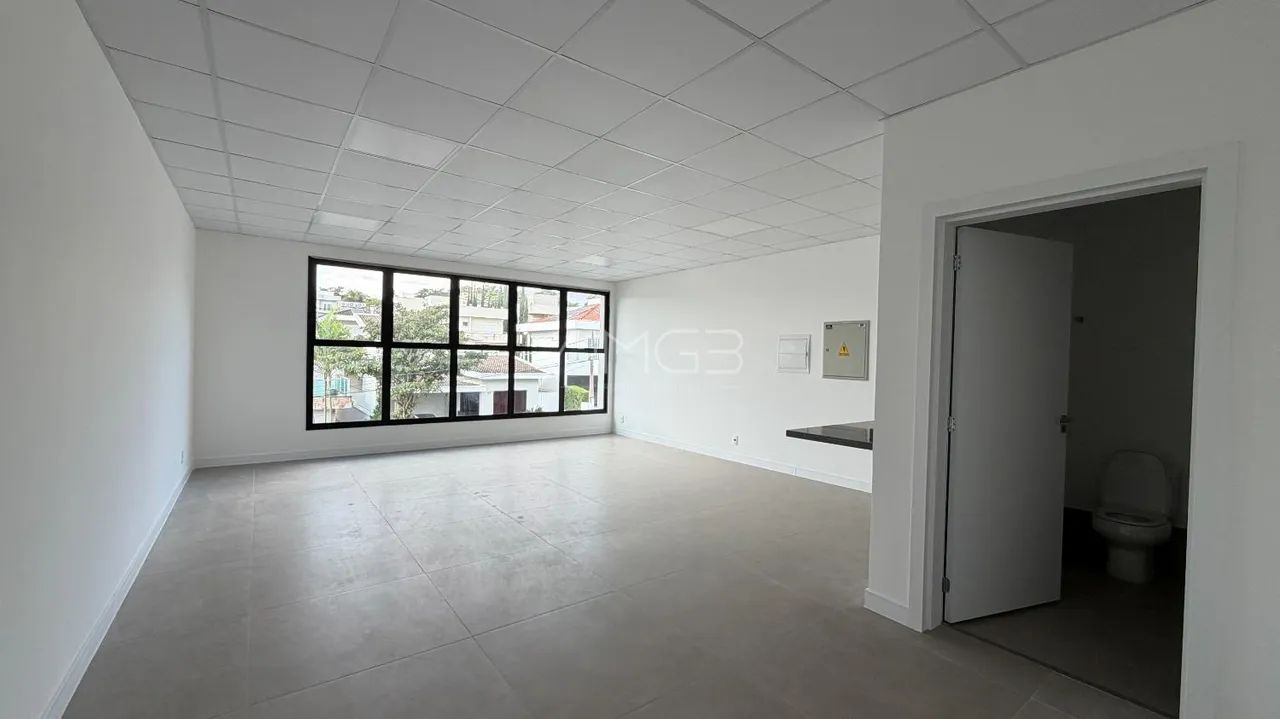 Sala comercial para locação no Swiss Park