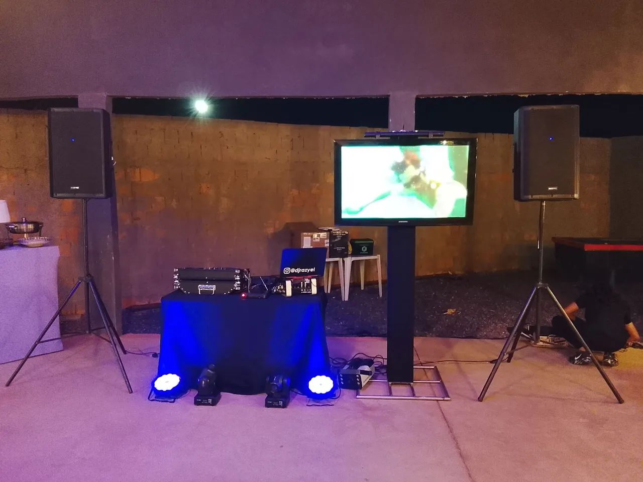Serviço de DJ com som e iluminação completa.  - Foto 4
