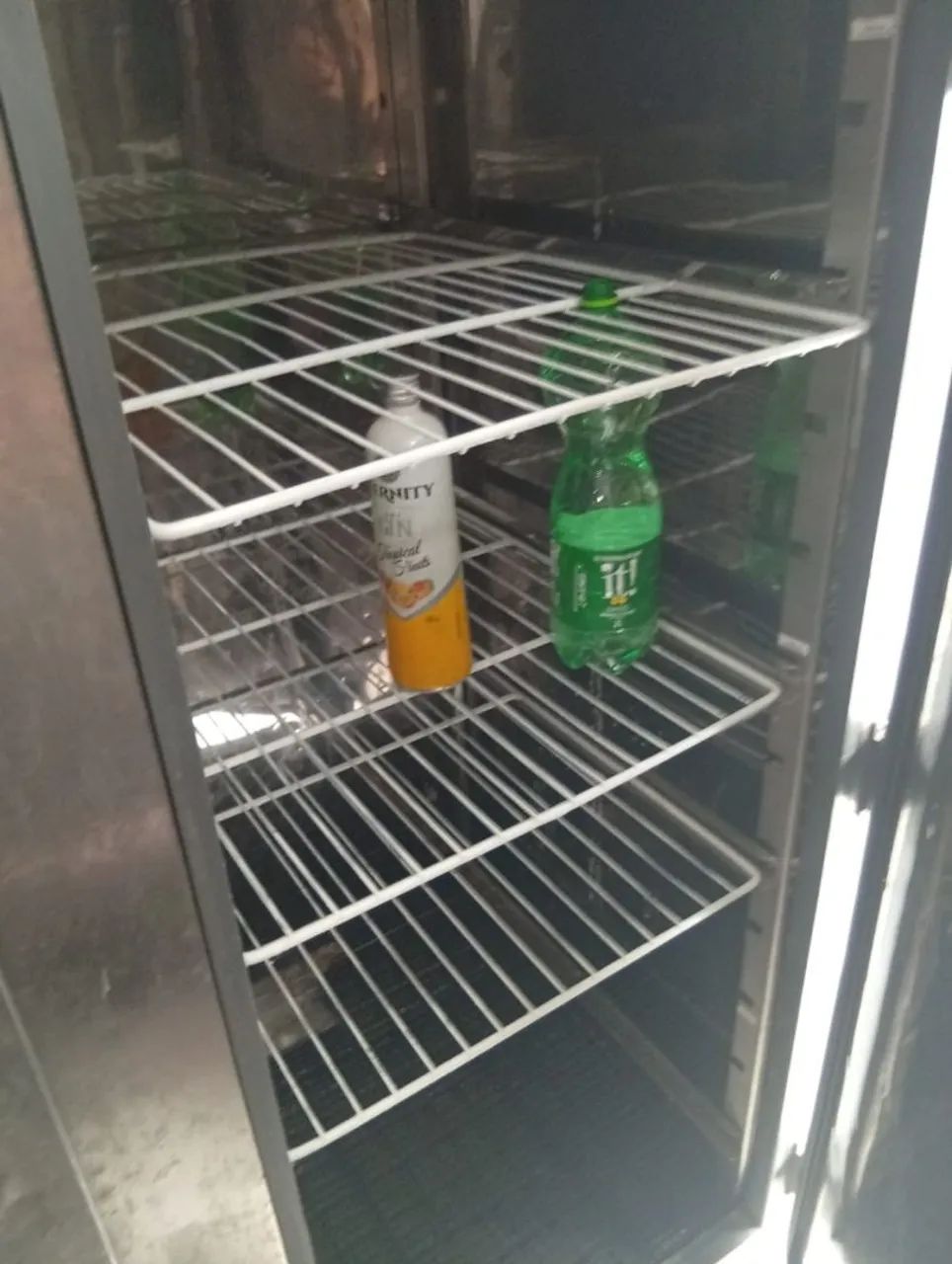 Geladeira 2 porta pra comércio 