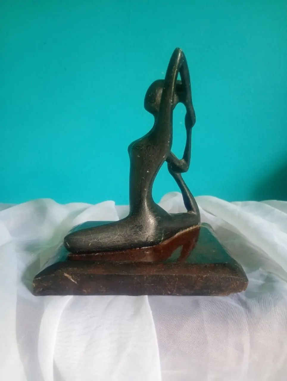 Antiga e linda escultura de bailarina Em alumínio e madeira - Foto 5