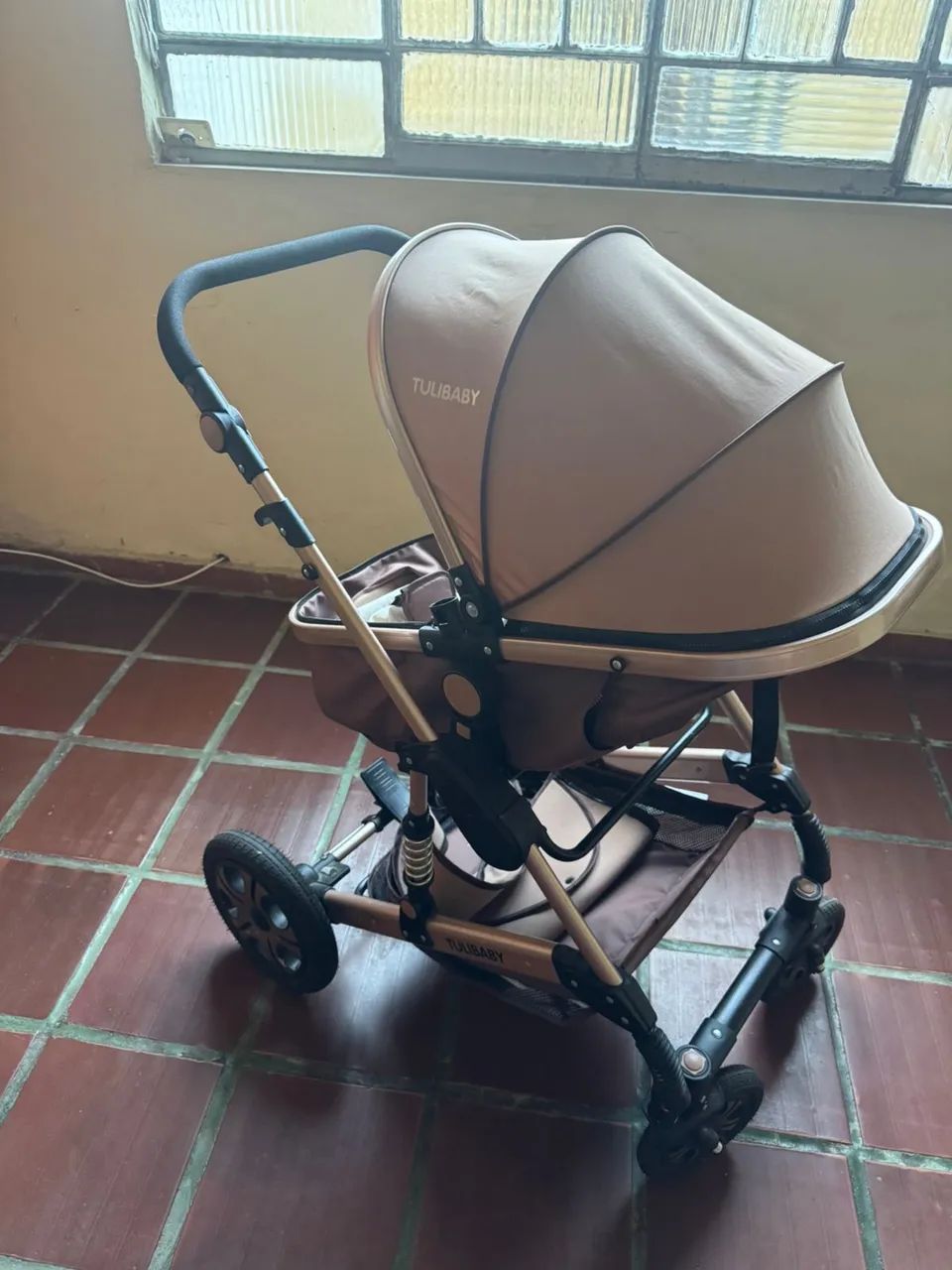 Carrinho novo de bebê 