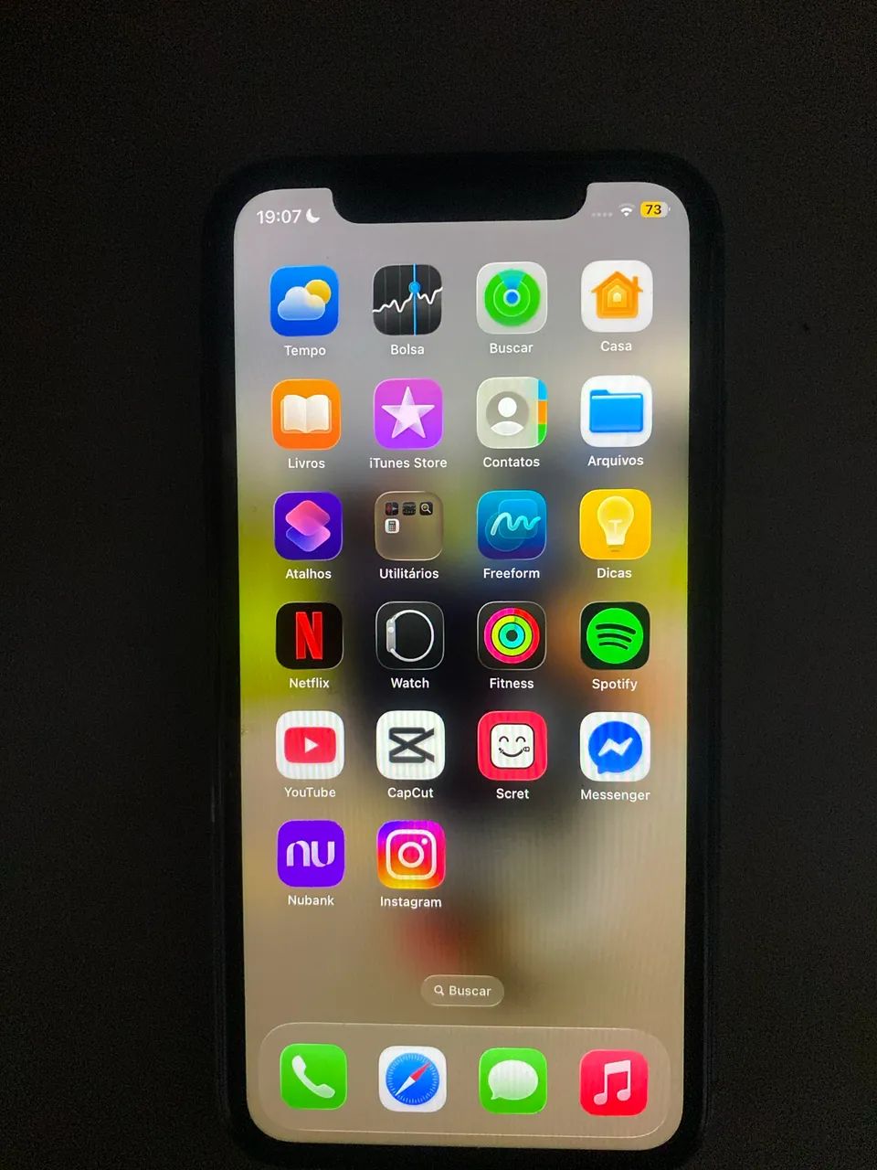 Vendo iPhone 11 cor preta 128gb bateria 95 - Foto 2