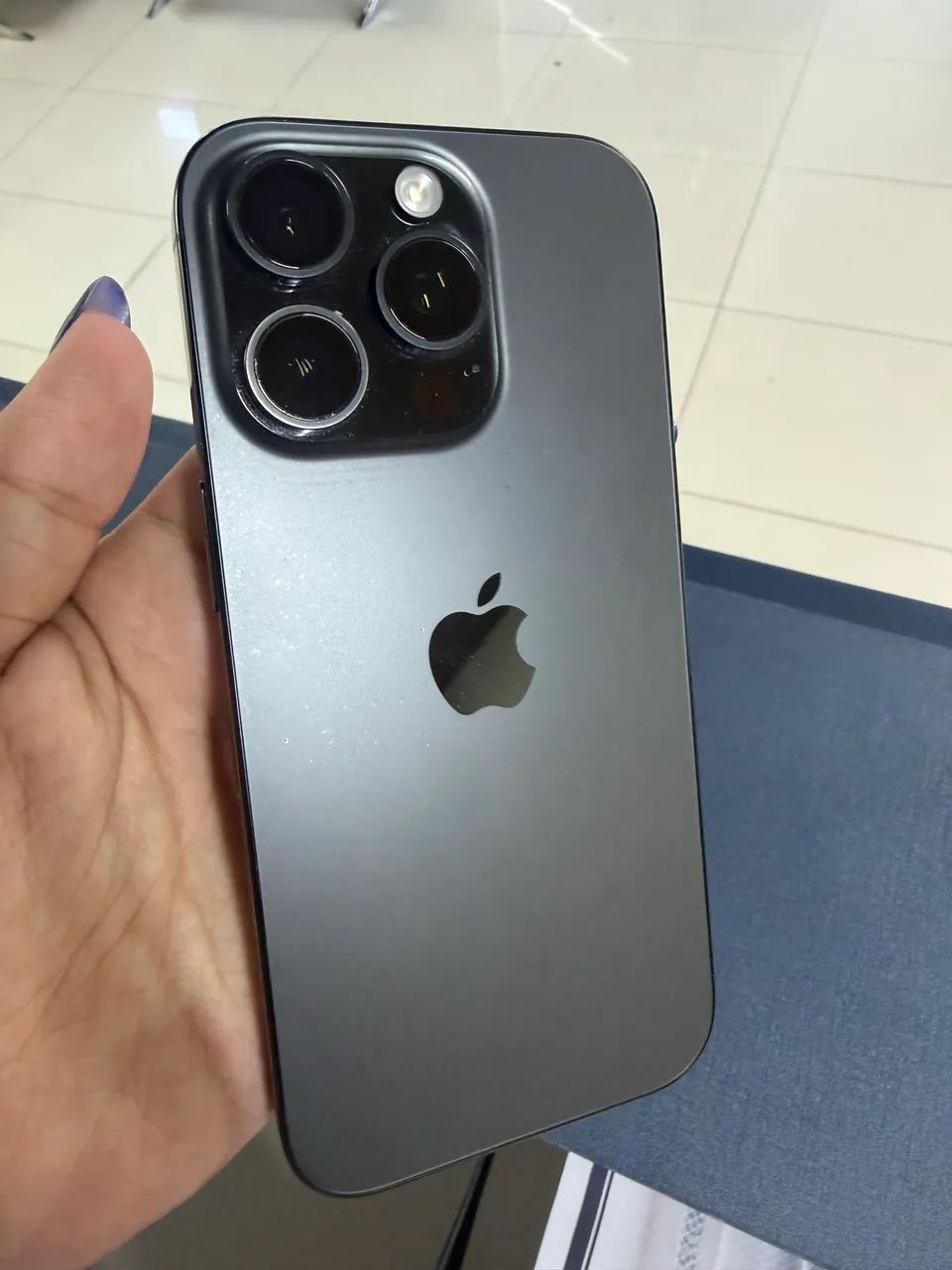 iPhone 16 pro - Foto 2